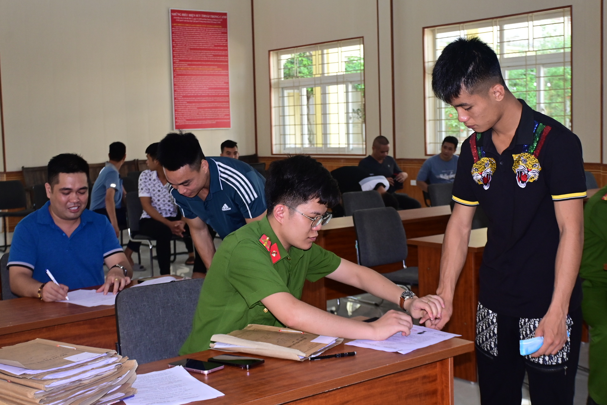 Việc thu thập ADN, giọng nói chỉ áp dụng đối với một số người có tiền án, tiền sự, phục vụ công tác phòng, chống tội phạm, vi phạm pháp luật